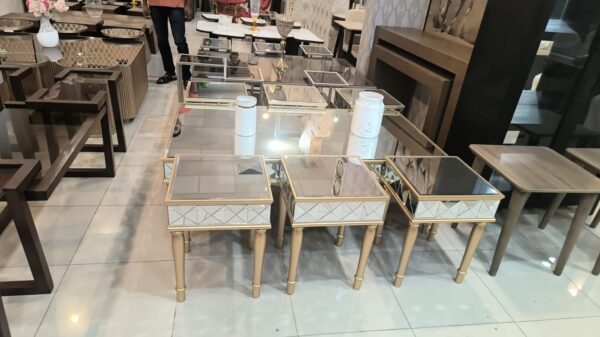 طاولة ضيافة